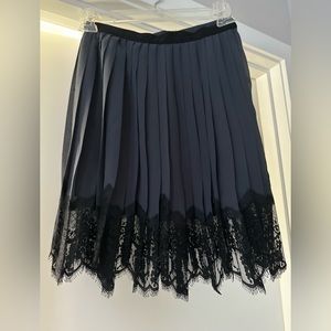 NWOT Club Monaco Skirt Lace Trim Size 00